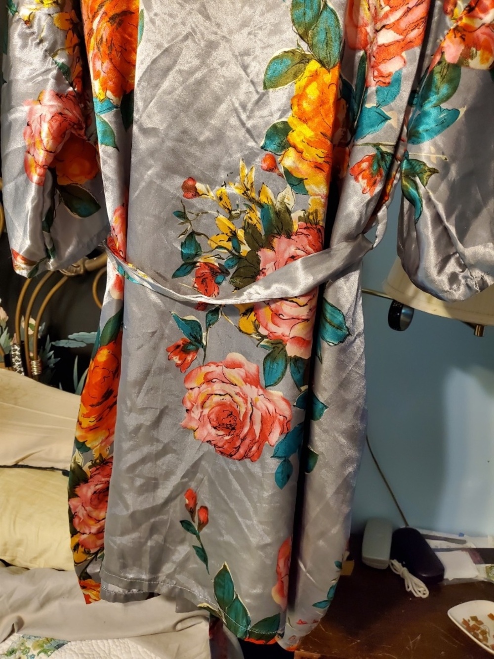 #348 Women's robe - Picture 3 of 3